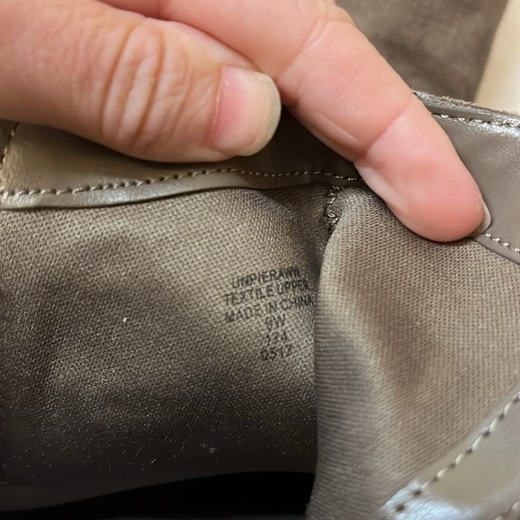 Unisa women’s booties zip up size 9W - Picture 6 of 7